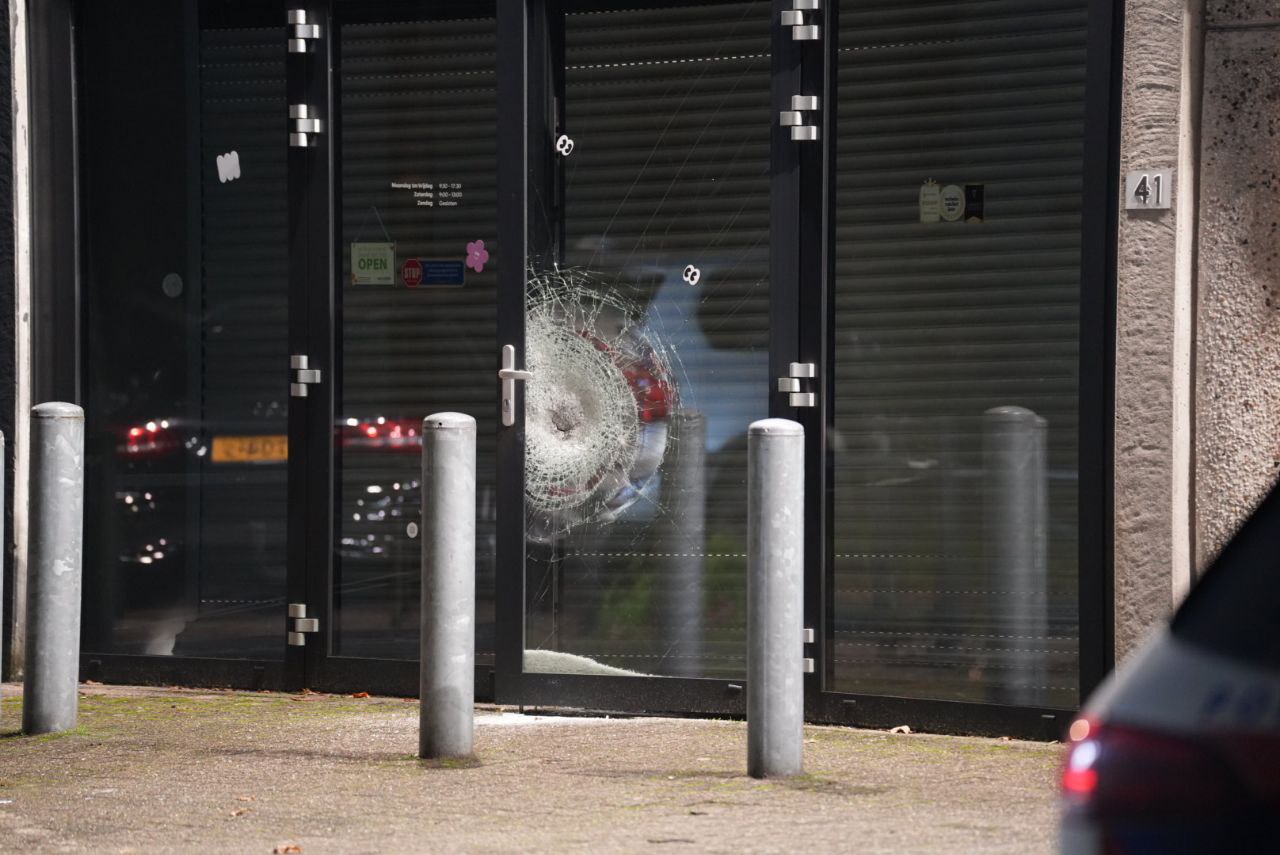 Inbraak bij camerawinkel, mistgenerator treedt in werking