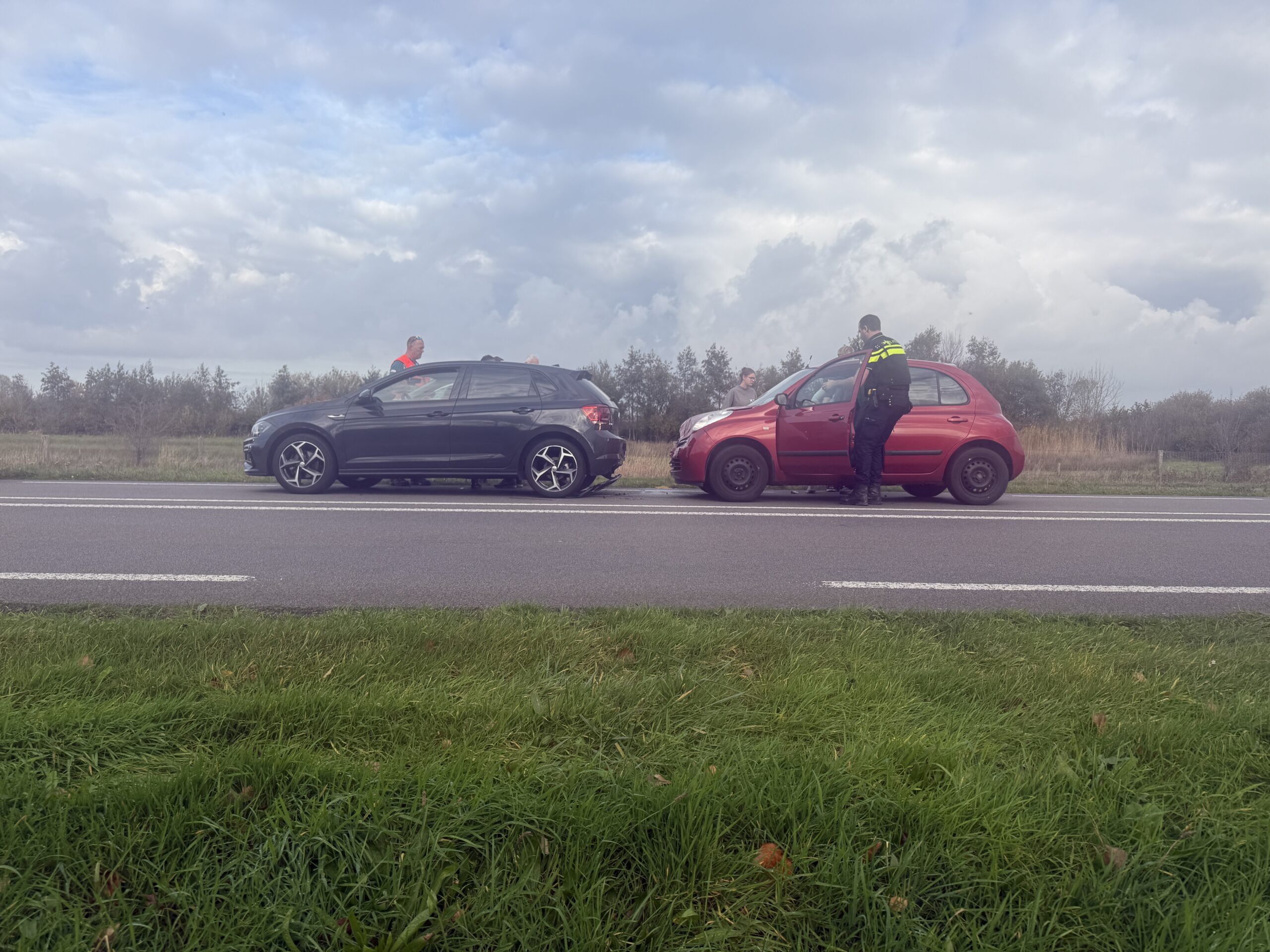 Kop-staartbotsing op provinciale weg