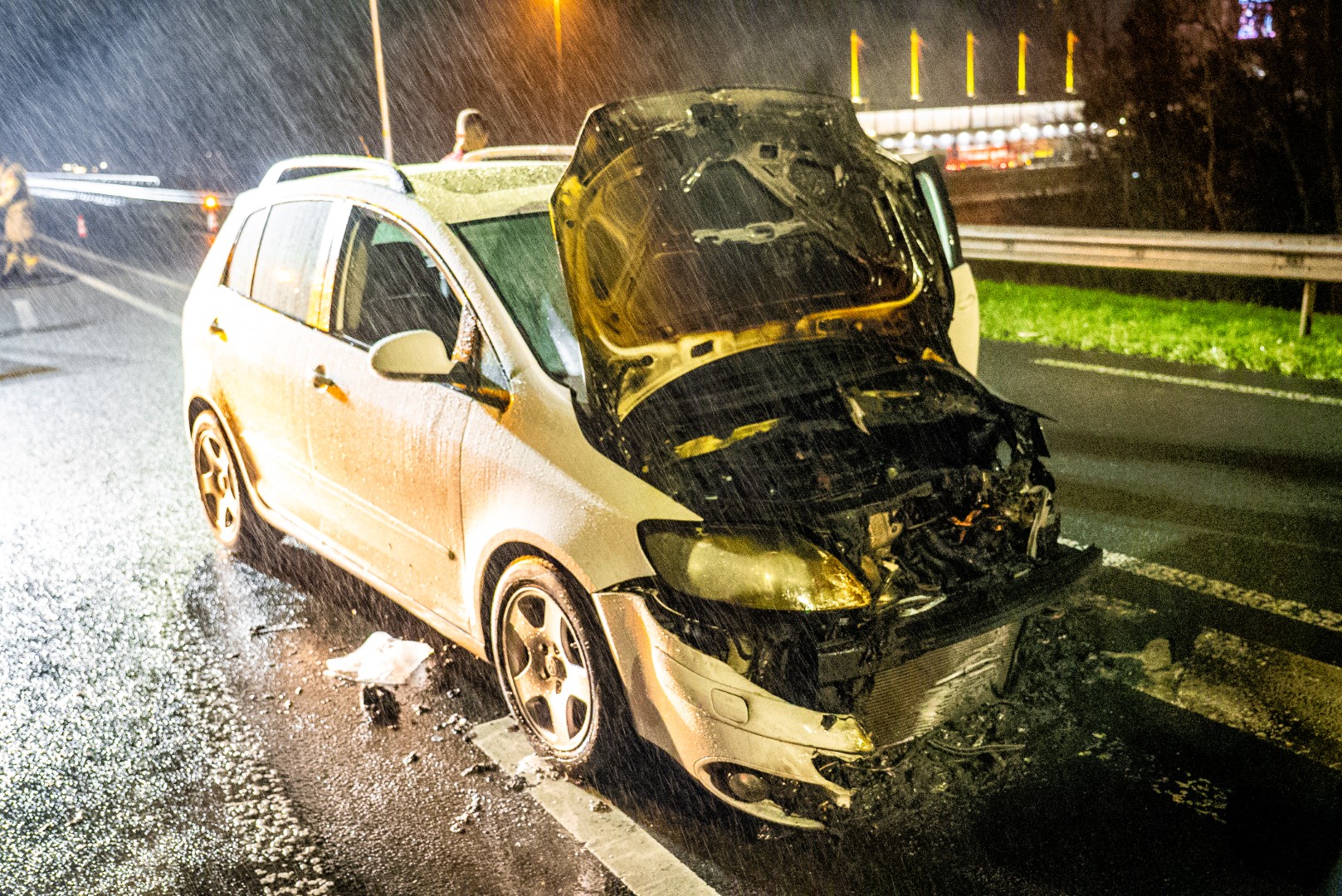 Auto volledig uitgebrand op Provincialeweg