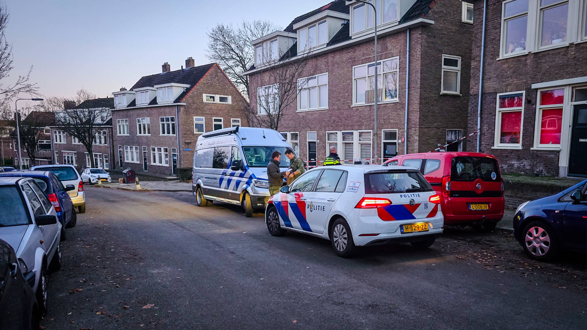 Zwaar illegaal vuurwerk uit woning gehaald, EOD ingezet