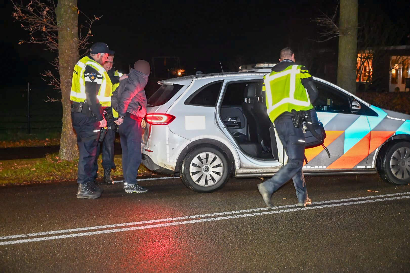 Bestuurder gewond na harde klap; tegenligger met verward gedrag aangehouden
