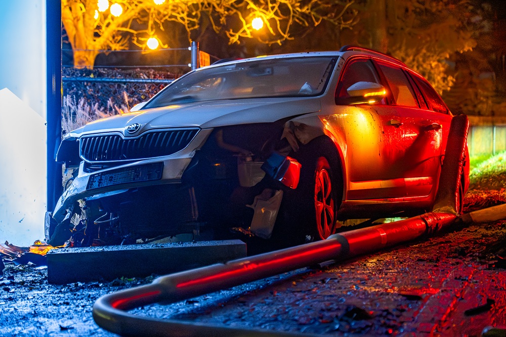 Ravage na eenzijdig ongeval, bestuurder mogelijk onder invloed