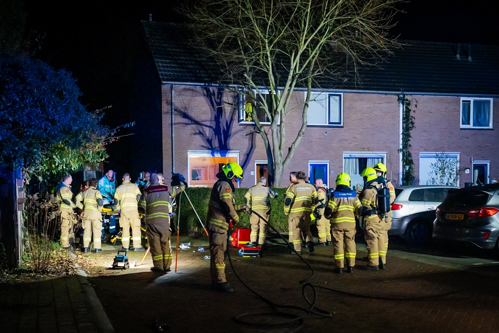 Rookmelder opgemerkt door buurman, bewoner gereanimeerd