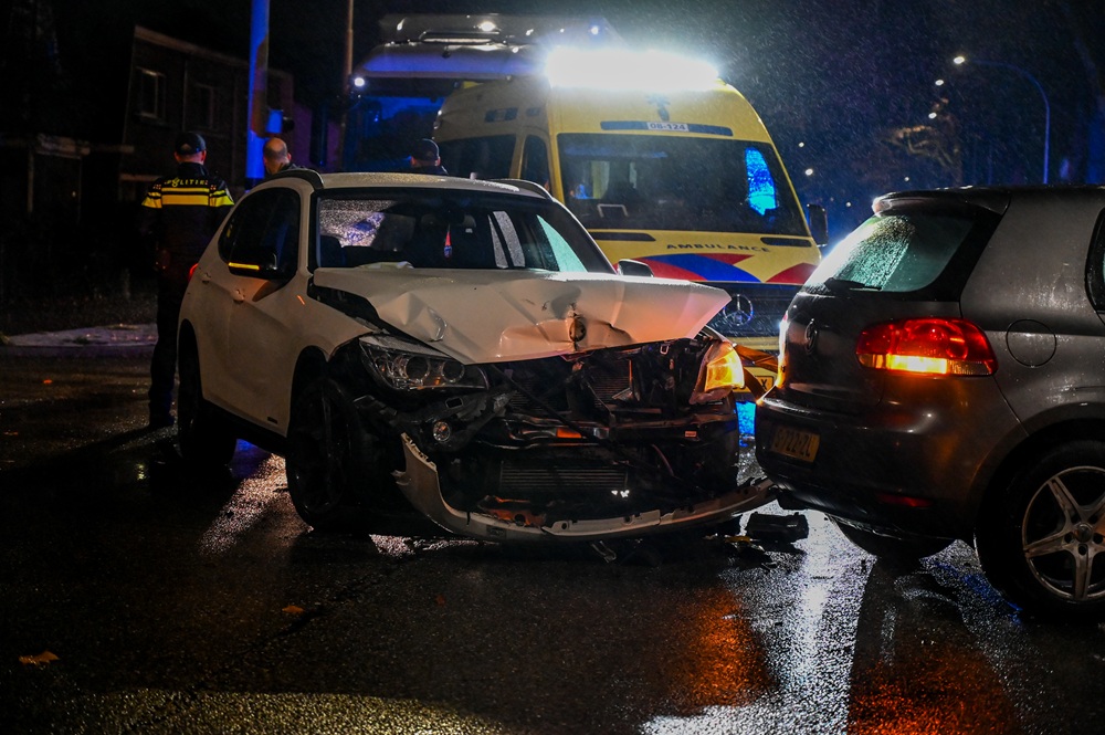 Veel schade door ongeval op kruising