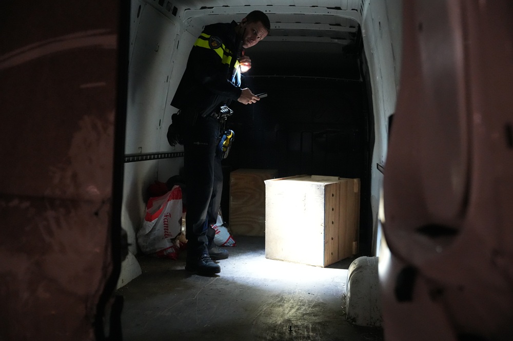 Albino wallaby’s aangetroffen in bestelbus