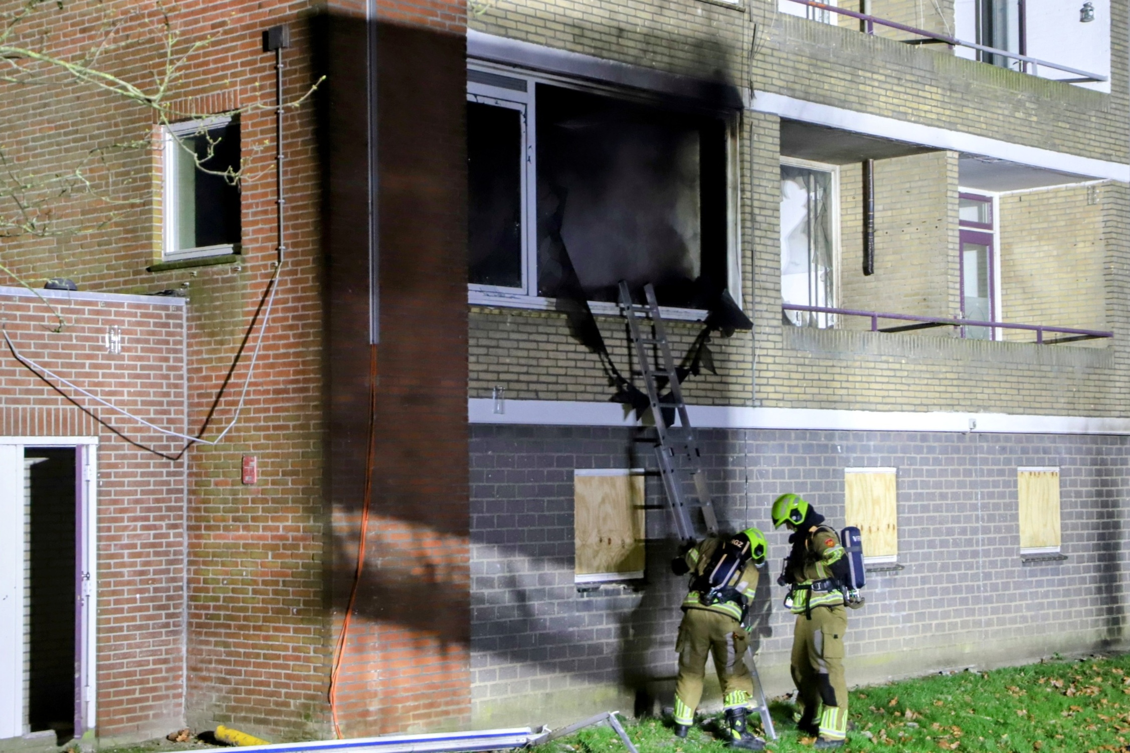 Brand in sloopflat door afgestoken vuurwerk