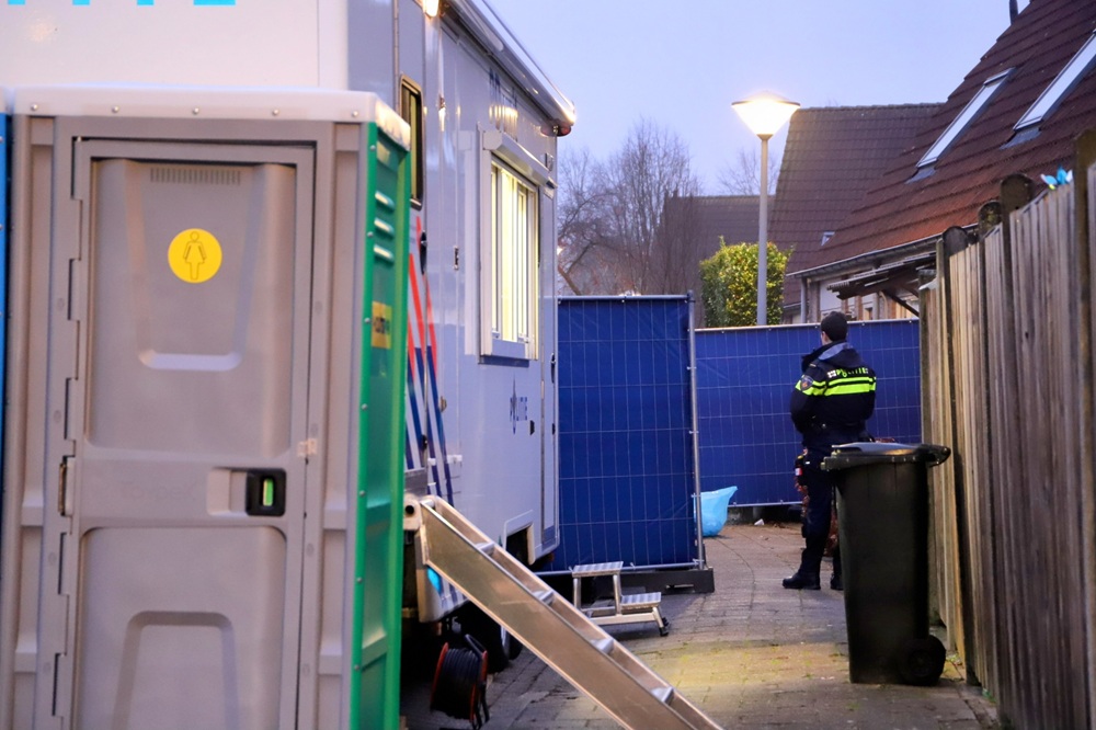 Vrouw onder verdachte omstandigheden overleden in woning, echtgenoot aangehouden