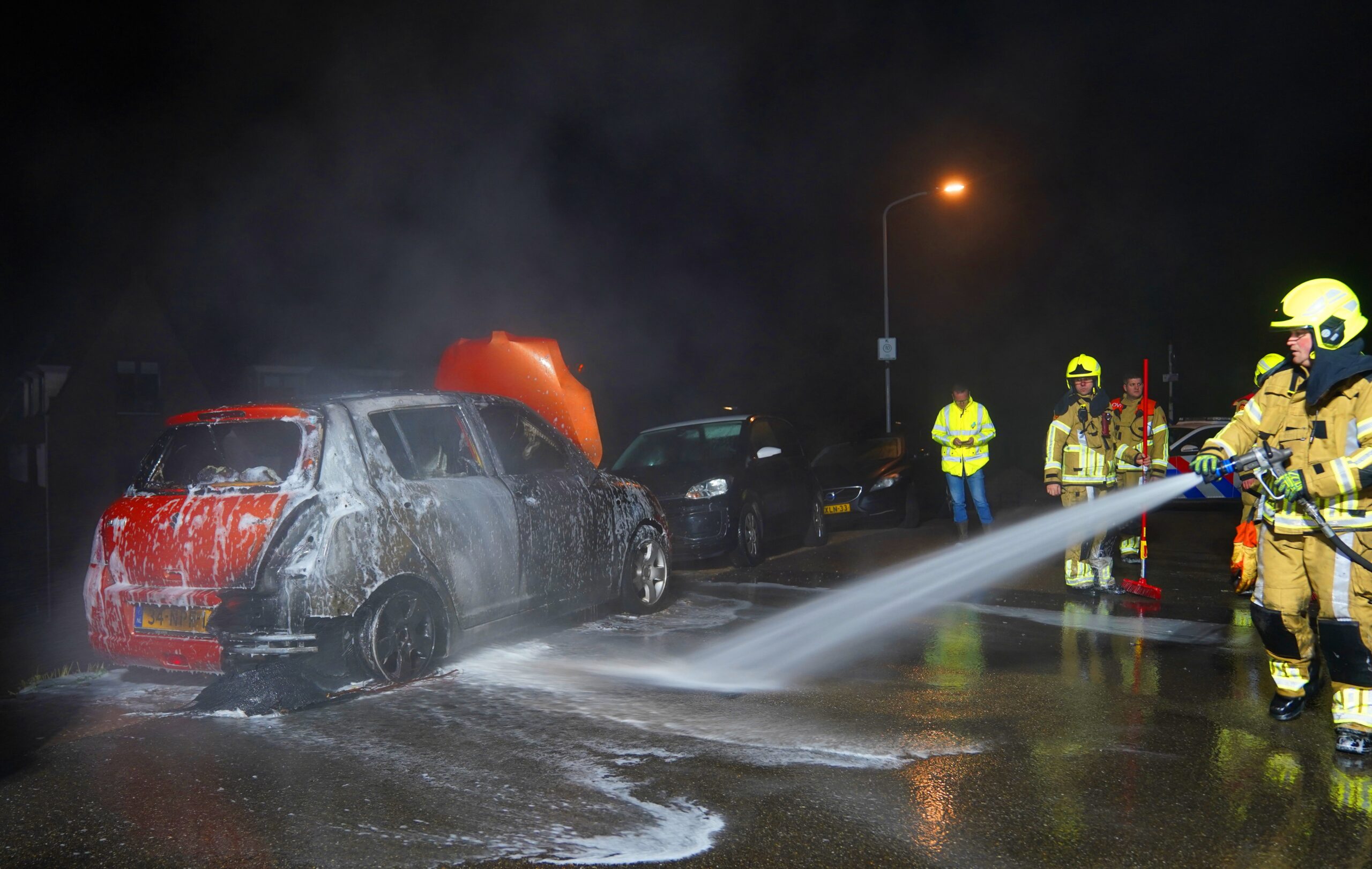 Auto uitgebrand na brandstofdiefstal