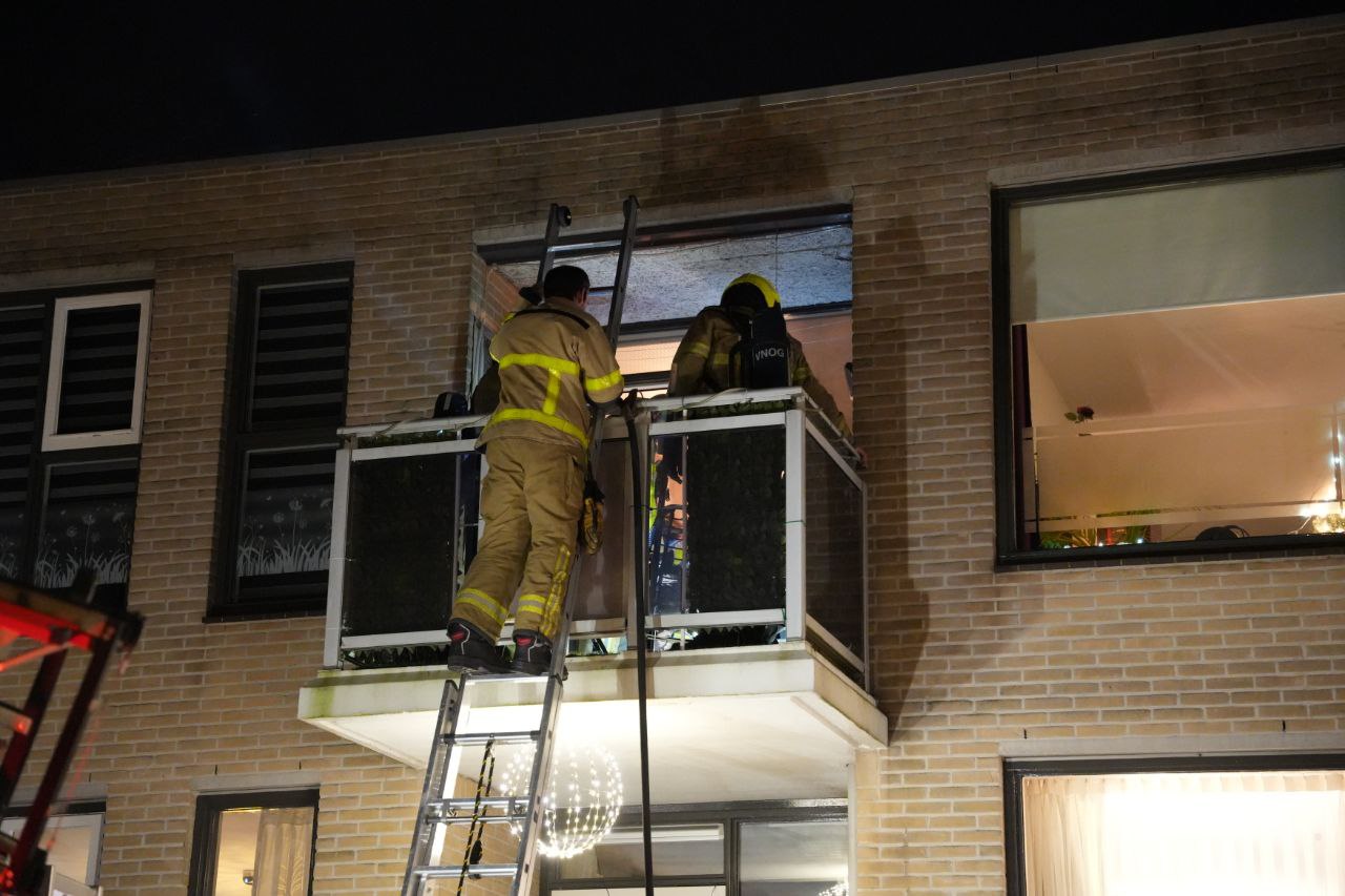 Brandweer rukt uit voor balkonbrand in appartementencomplex