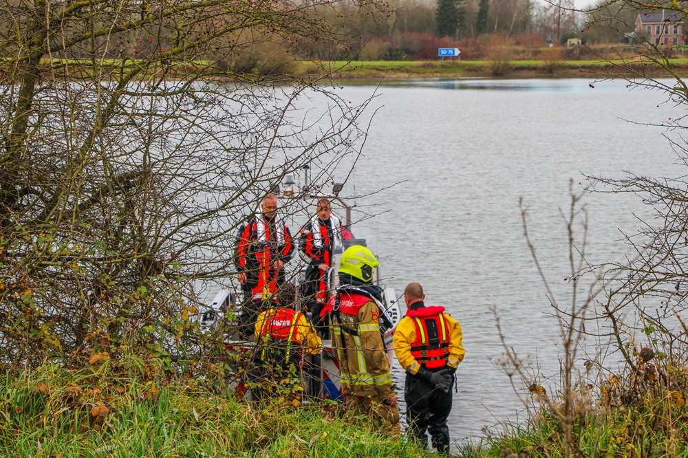 Overleden persoon aangetroffen in de IJssel