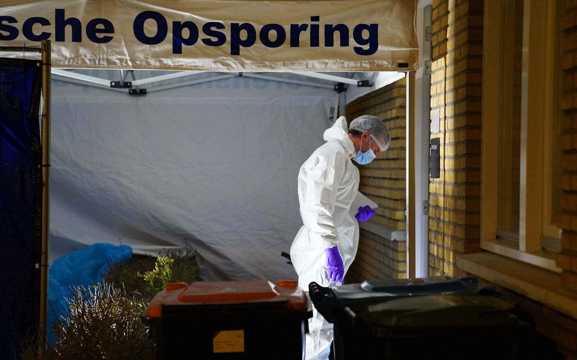 Vrouw dood gevonden in woning; man aangehouden