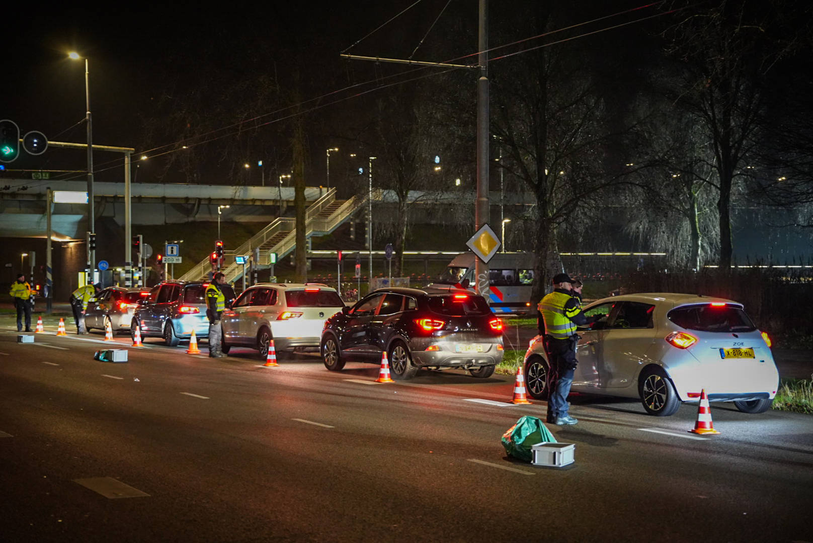 Grootschalige alcoholcontrole bij station Arnhem-Zuid