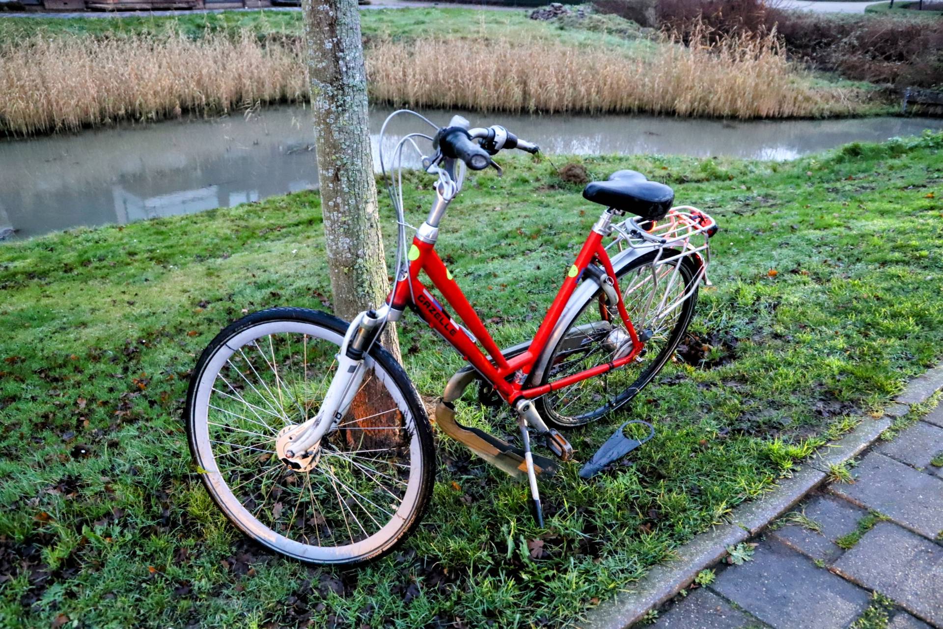 Fiets aangetroffen in water na melding persoon te water