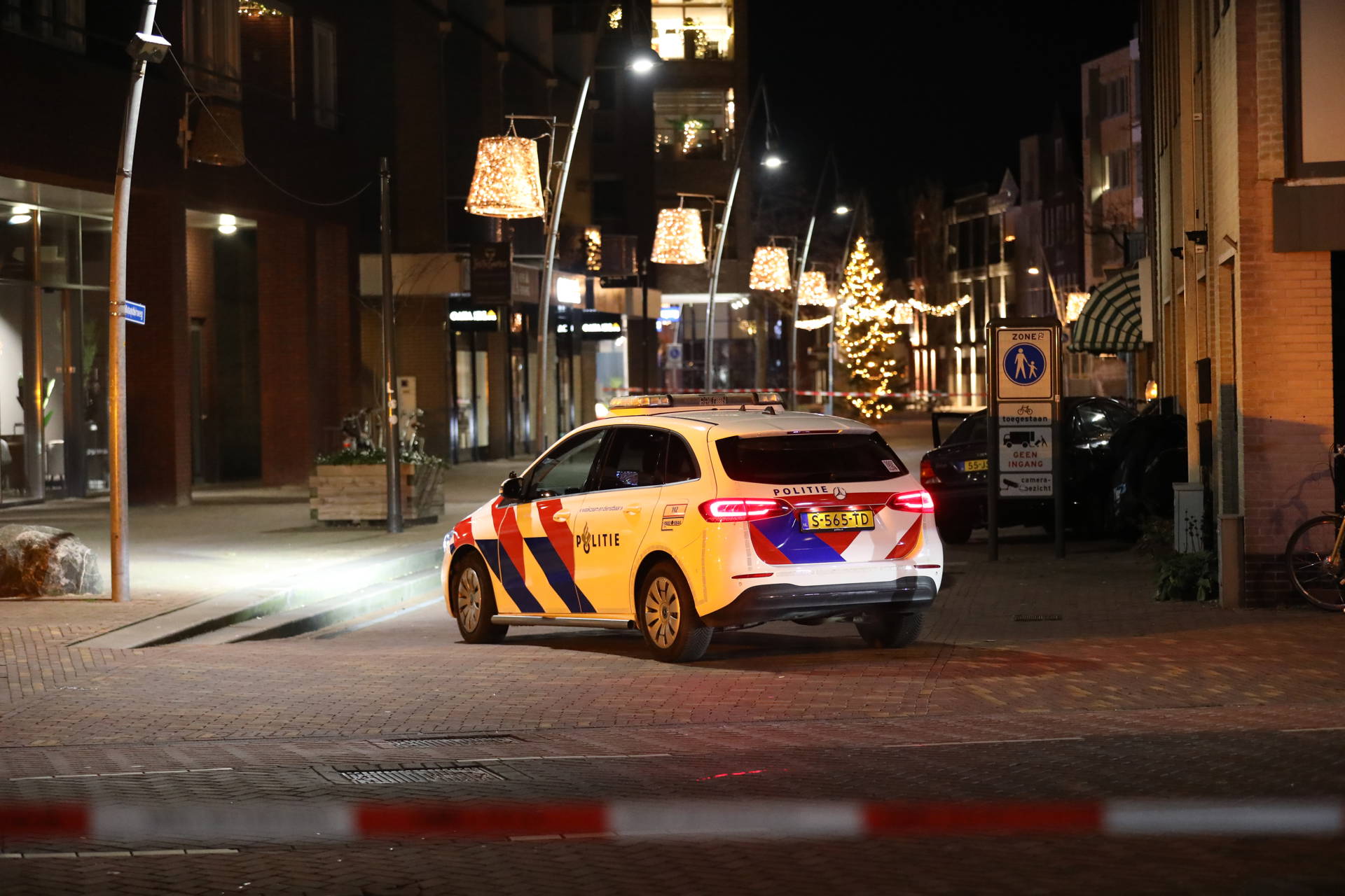 Man blijft langer vast na inrijden op groep, drie gewonden