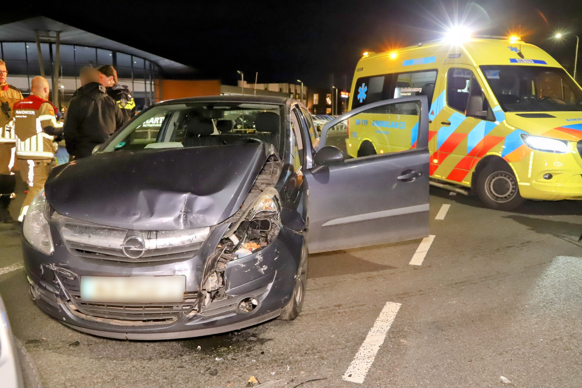 Zware schade bij botsing op kruising