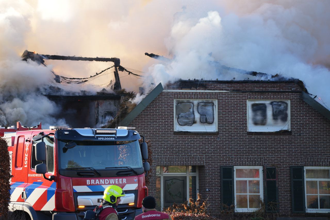 Woning volledig in lichterlaaie