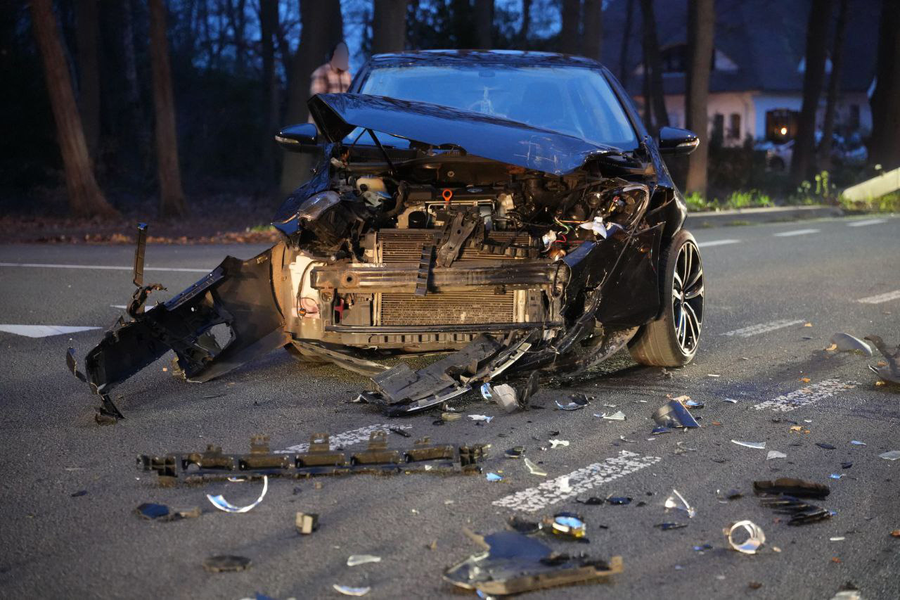 Twee auto’s zwaar beschadigd na aanrijding