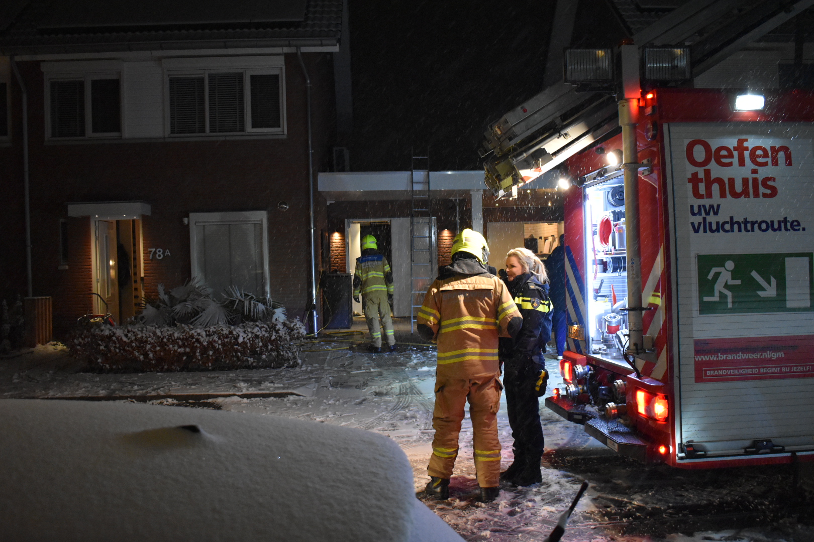 Sauna vliegt in brand achter woning