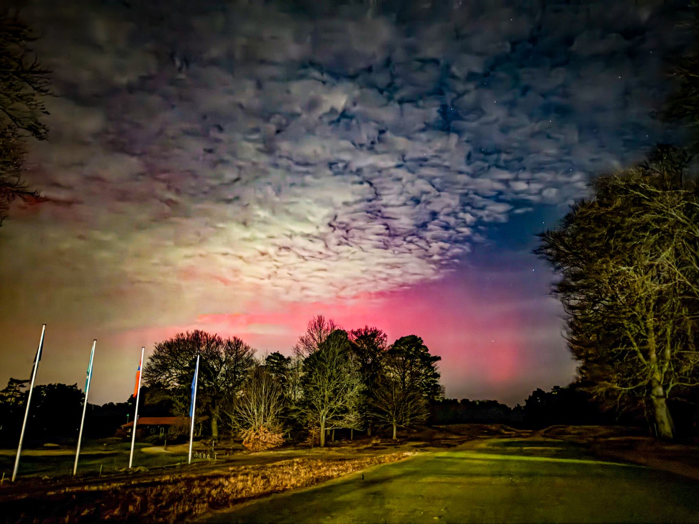 Noorderlicht zichtbaar ondanks bewolking