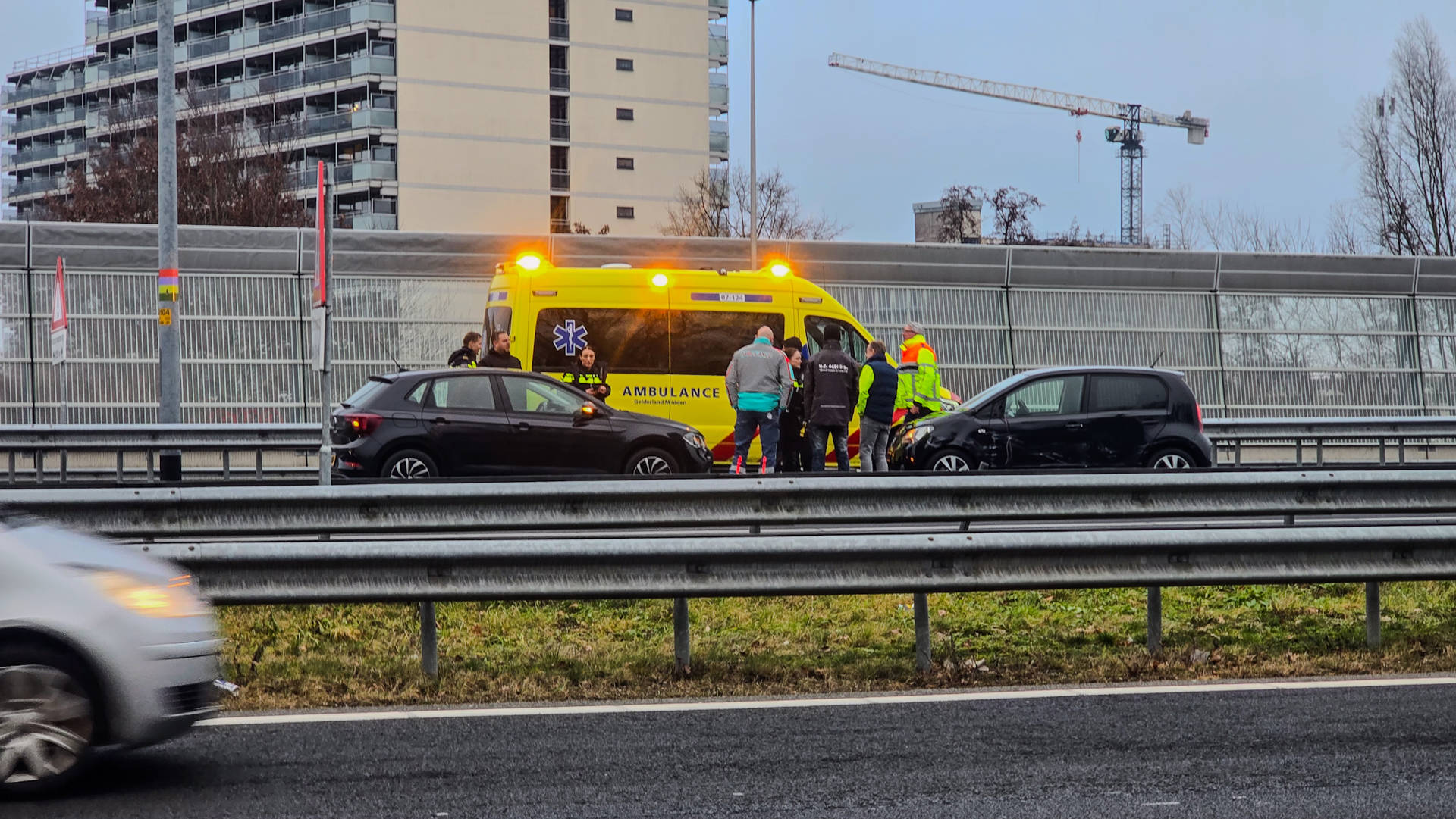 Verkeerschaos op de A12 bij Arnhem na aanrijding op knooppunt Velperbroek