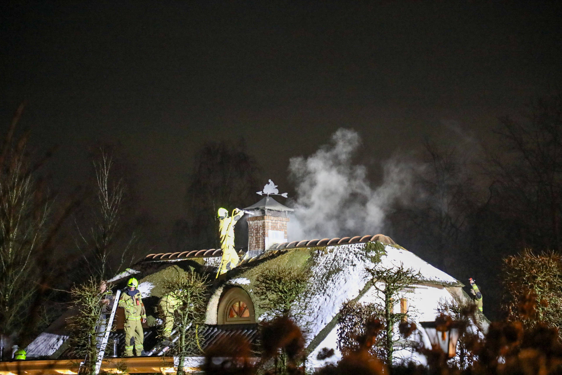 Groot alarm vanwege schoorsteenbrand