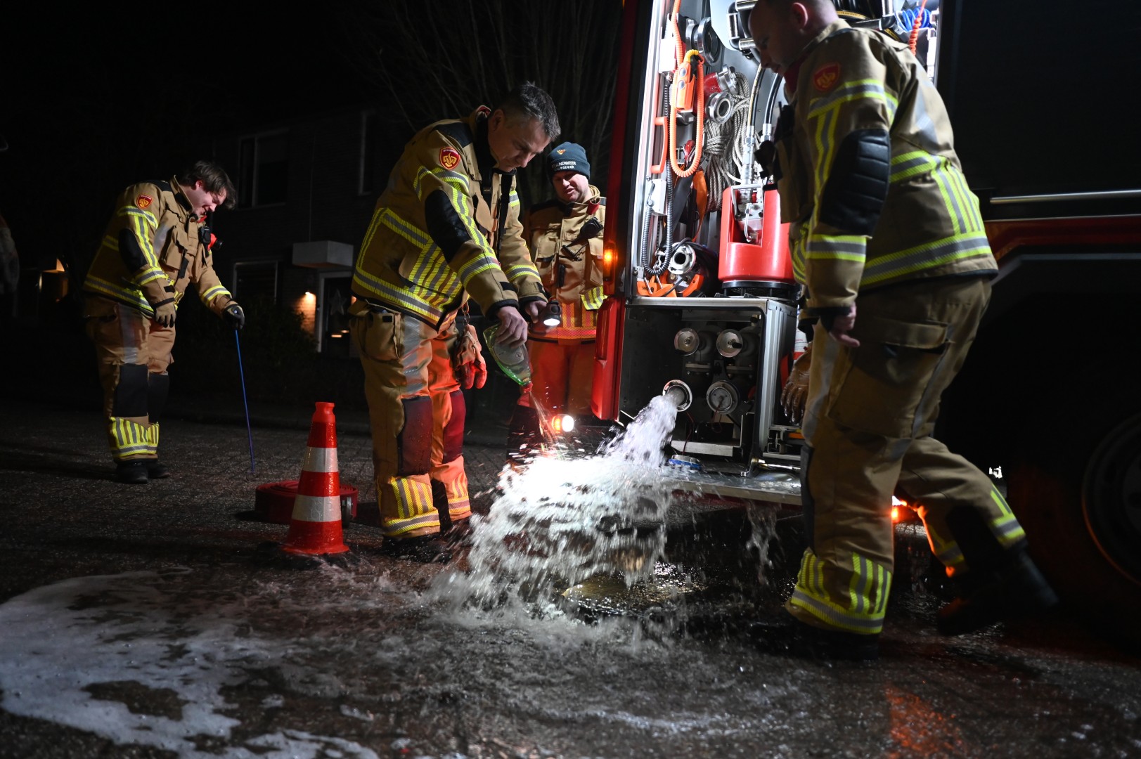 Brandweer onderzoekt chemische stanklucht