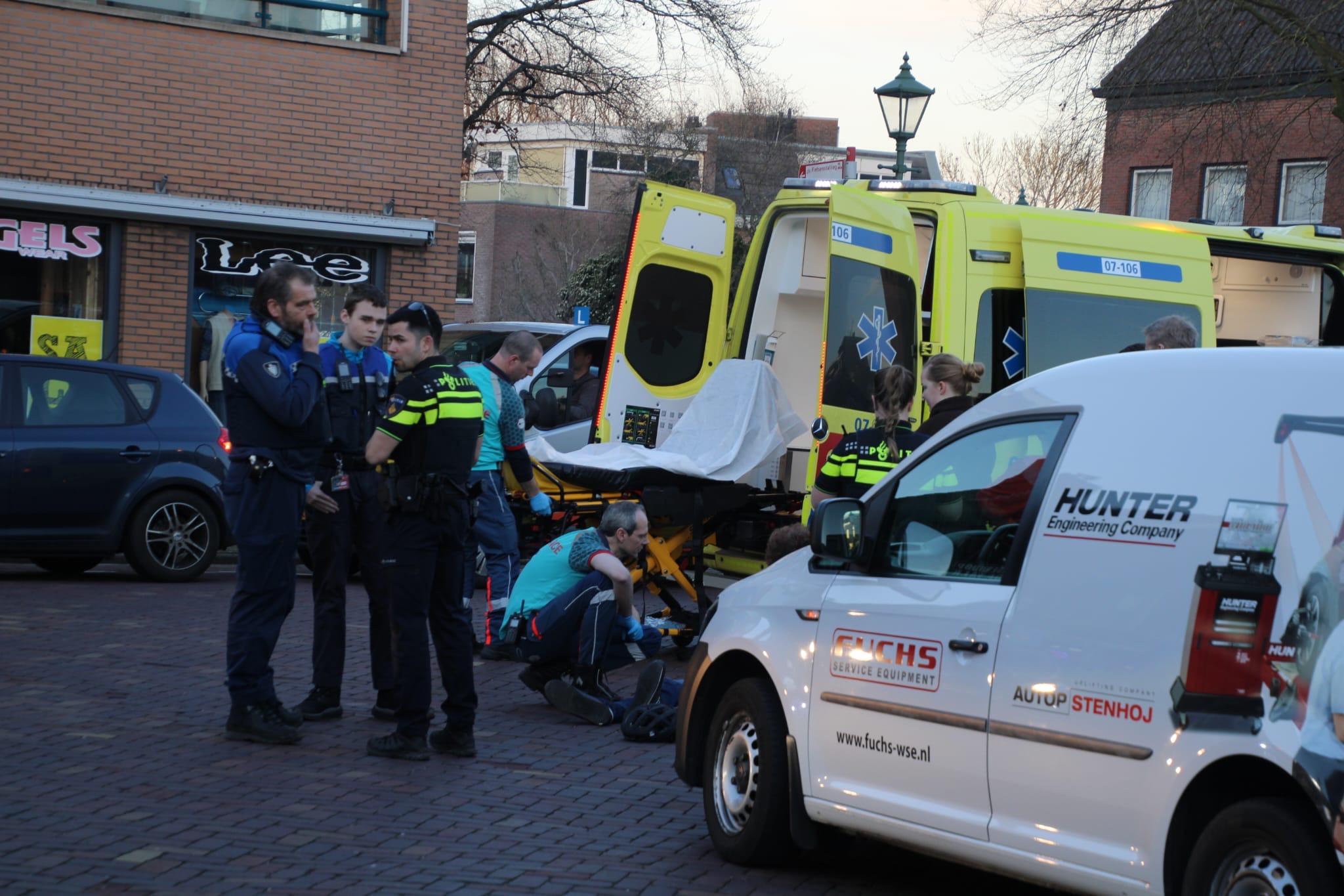 Automobilist ziet fietser over het hoofd