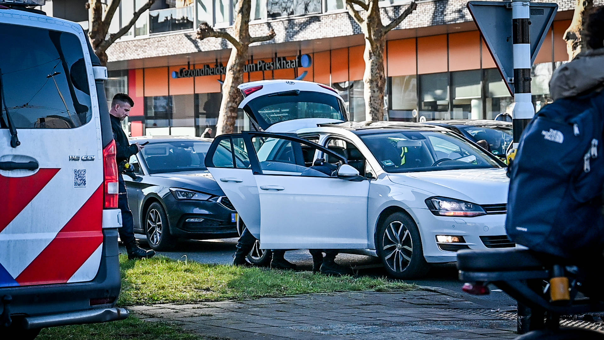 Bestuurder aangehouden na vlucht voor stopteken en achtervolging