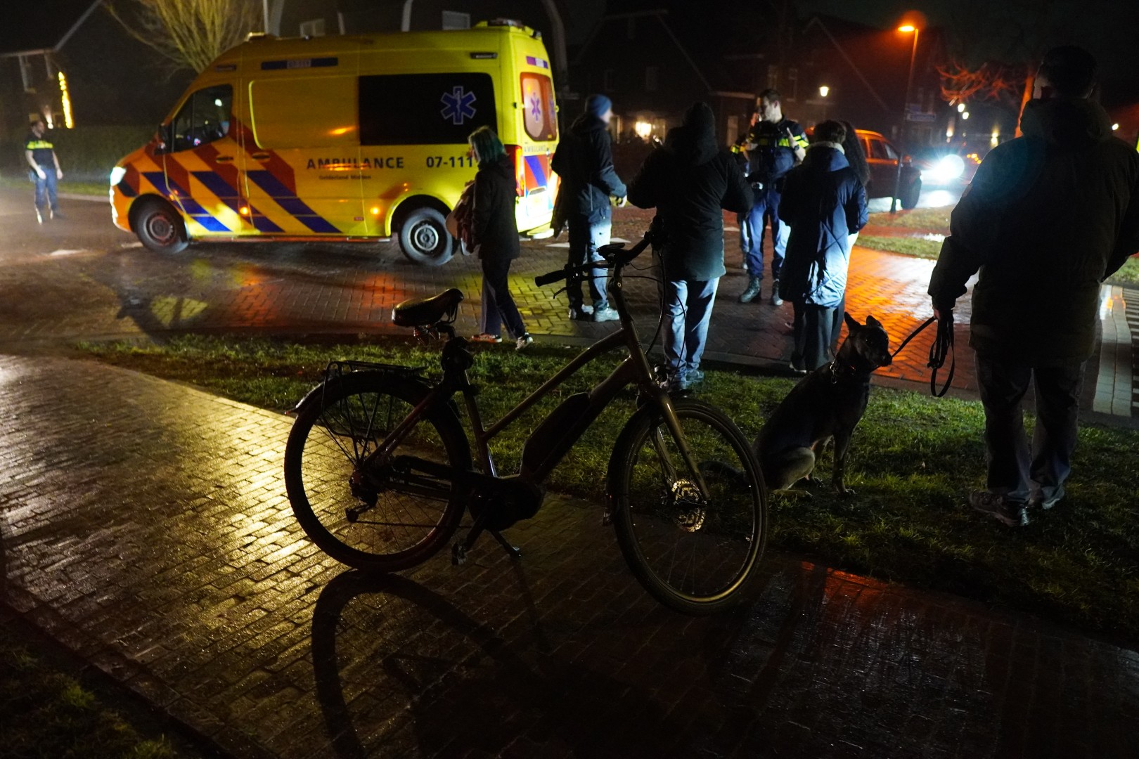 Fietser aangereden door auto, traumahelikopter opgeroepen