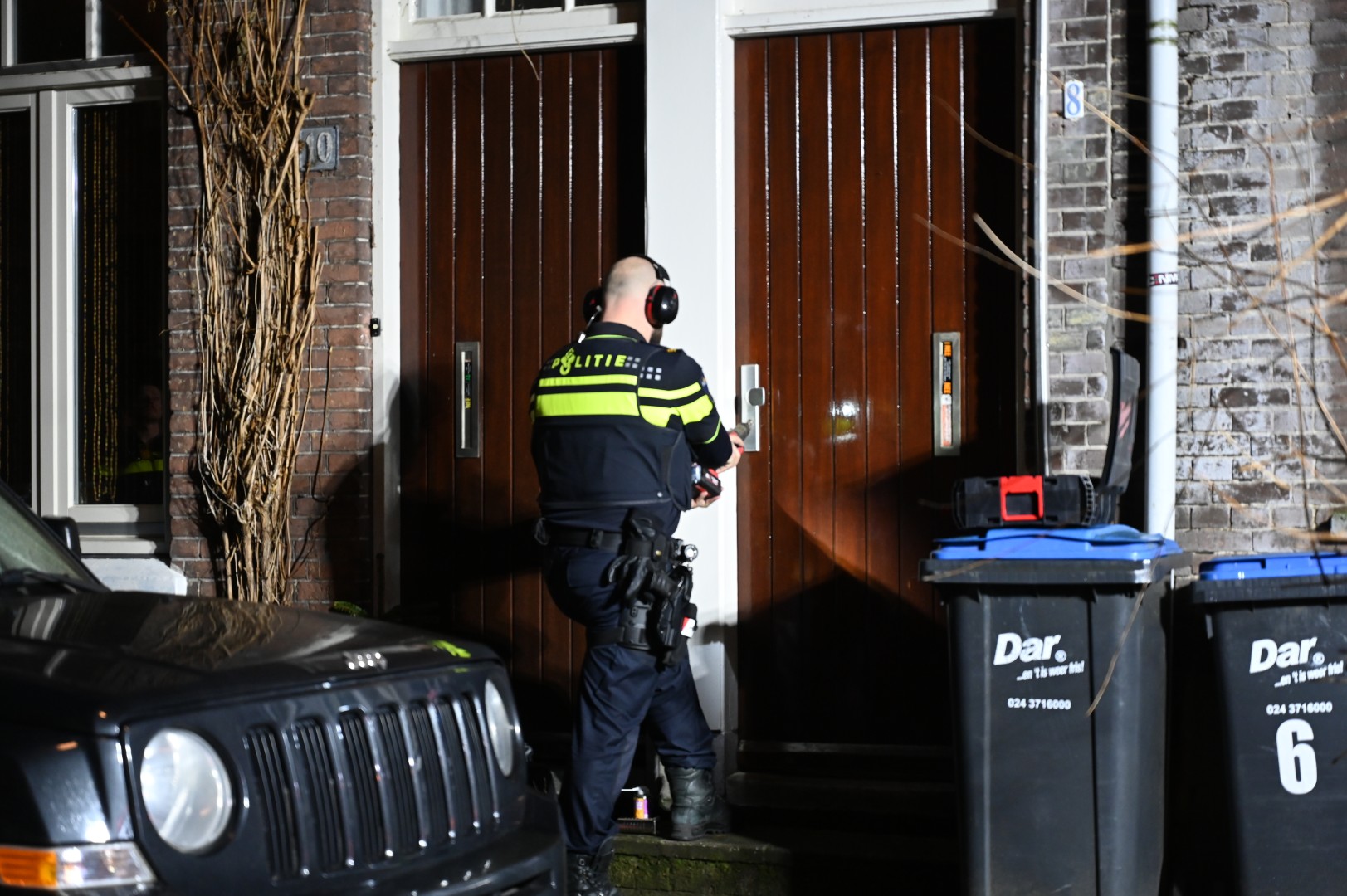 Brandweer slaat ruit in na melding woningbrand door rookmelder
