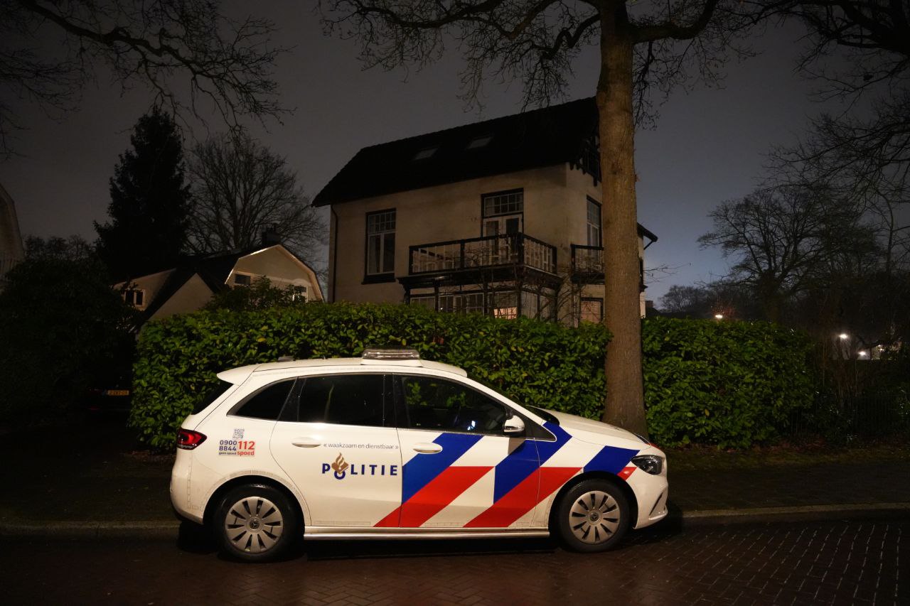 Bewoner lichtgewond bij inbraak, dader meldt zichzelf