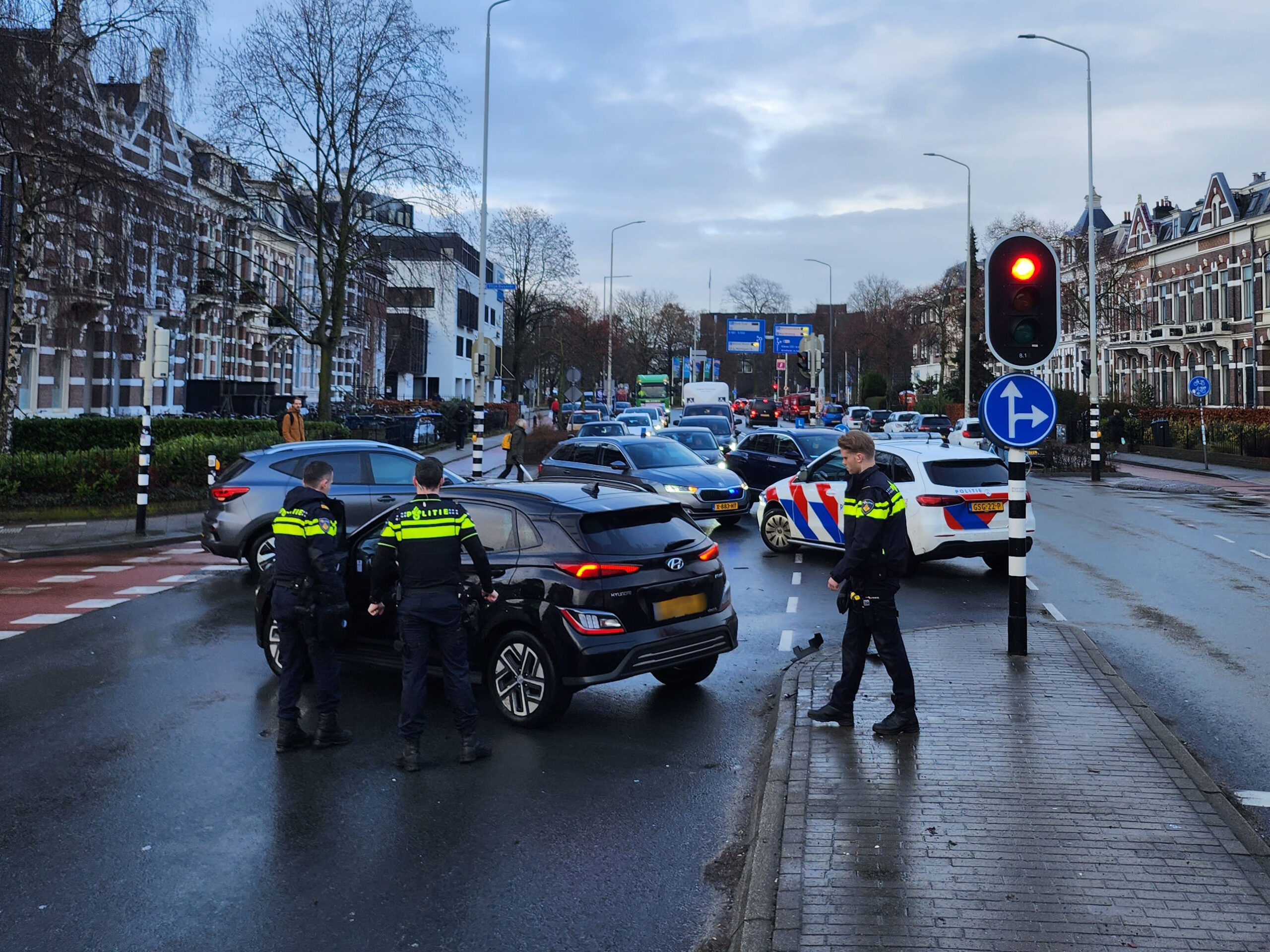 Twee voertuigen afgesleept na aanrijding