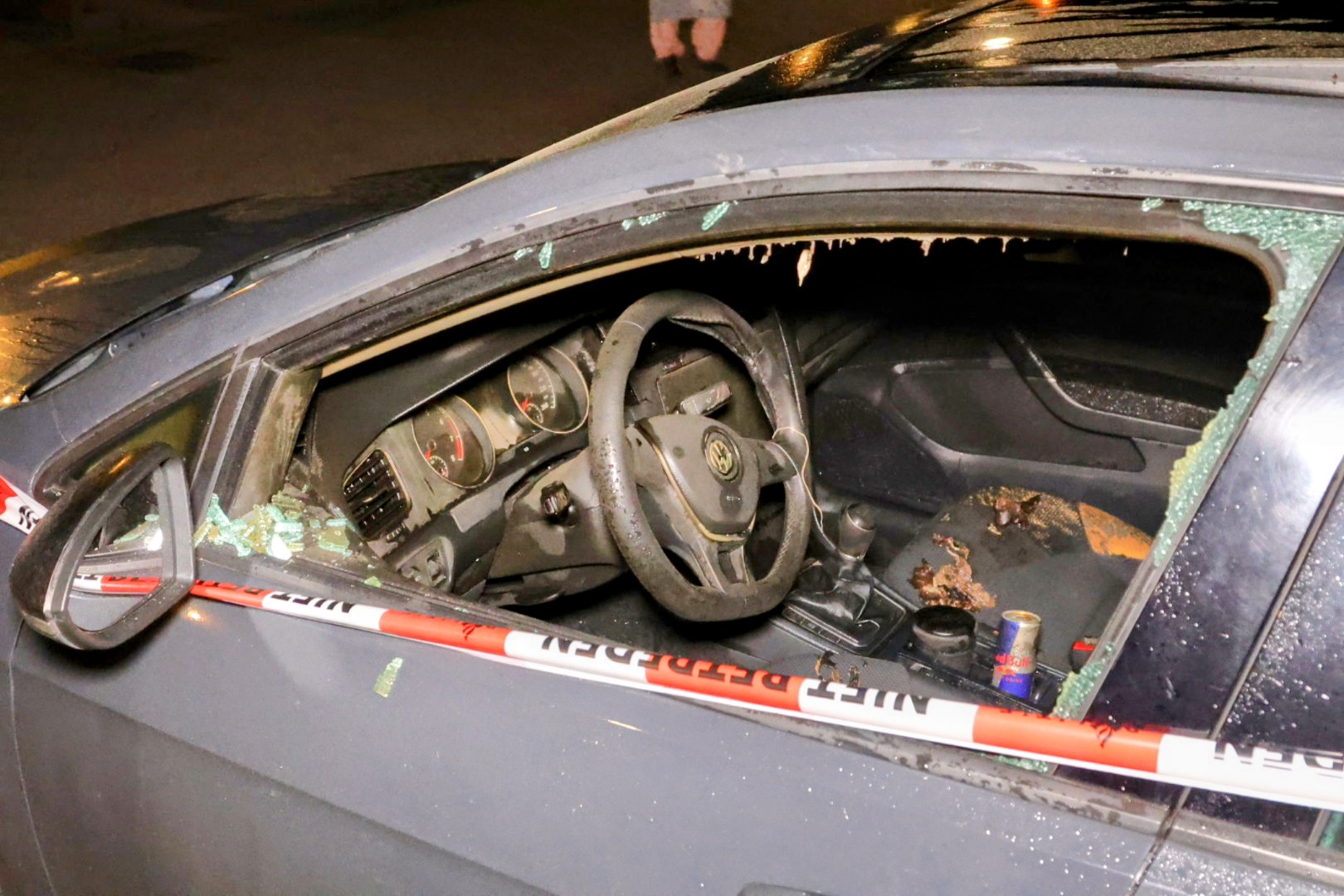 Auto uitgebrand, politie onderzoekt oorzaak