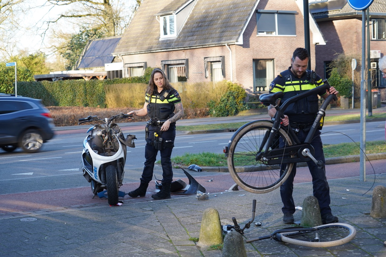 Scooterrijder en fietser gewond na botsing