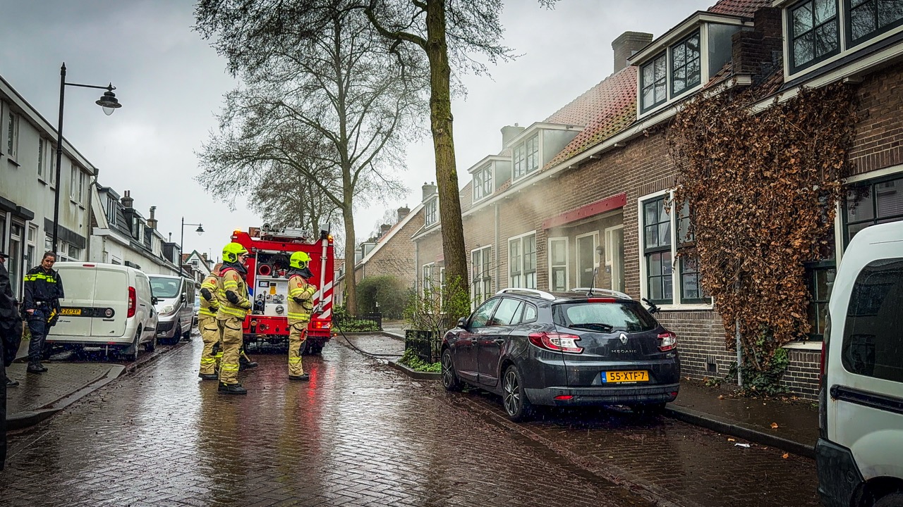 Brand in slaapkamer zorgt voor flinke rookschade