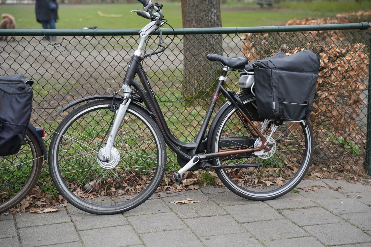Fietser gewond na aanrijding op oversteekplaats