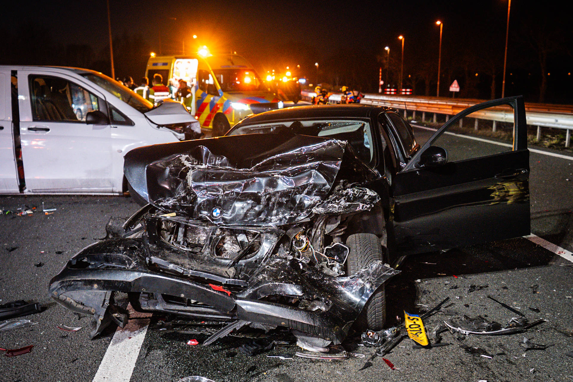 Veroorzaker zware botsing op snelweg duikt dag later met wit poeder onder neus op