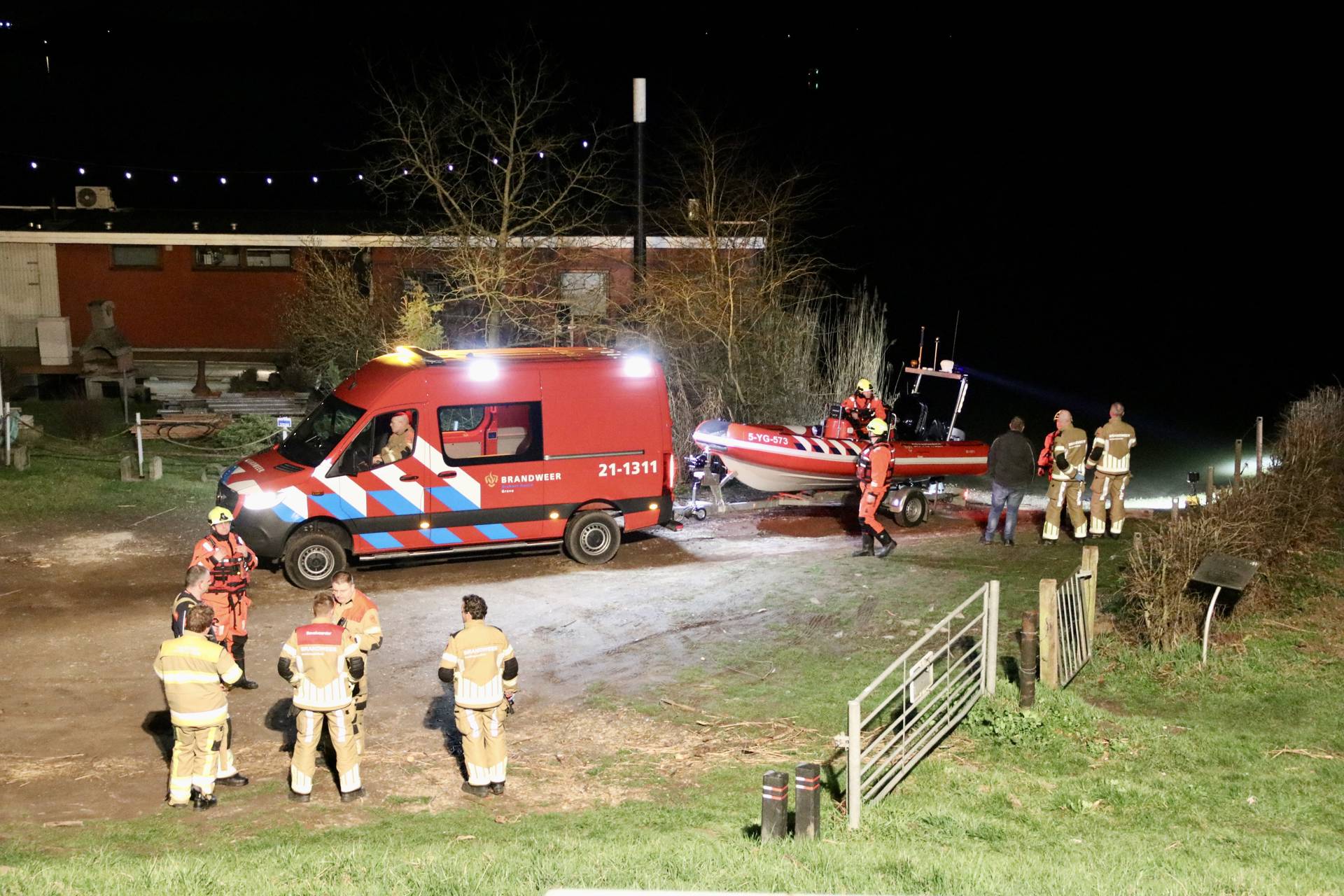 Hulpdiensten massaal uitgerukt na melding persoon te water