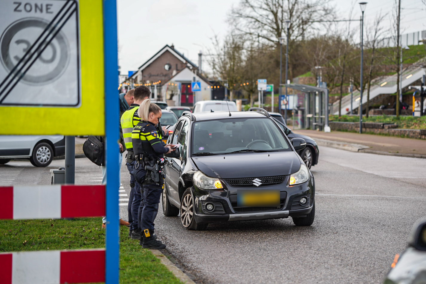 Aanrijding tussen twee auto’s zorgt voor verkeershinder