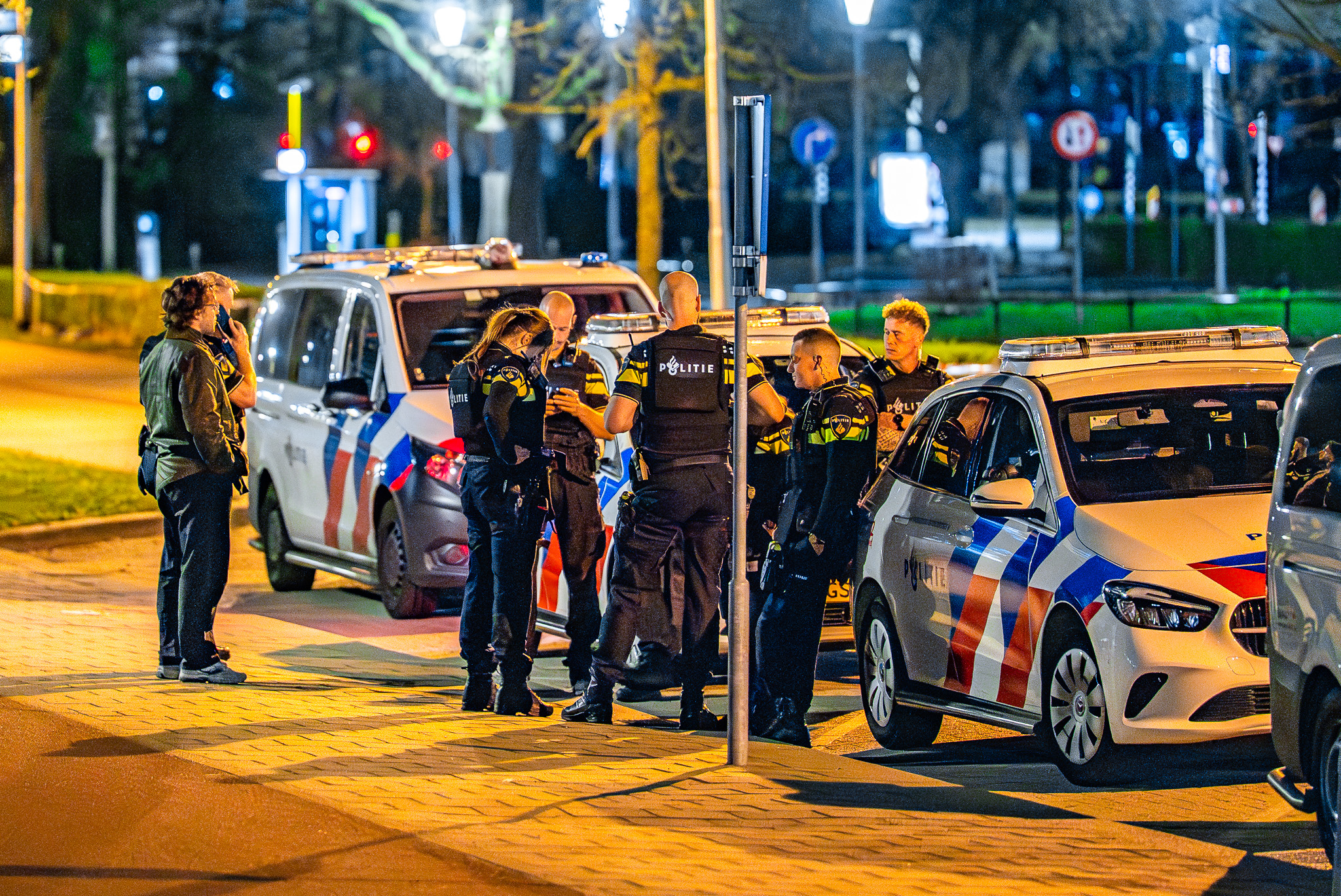 Politie massaal naar ziekenhuis na bommelding