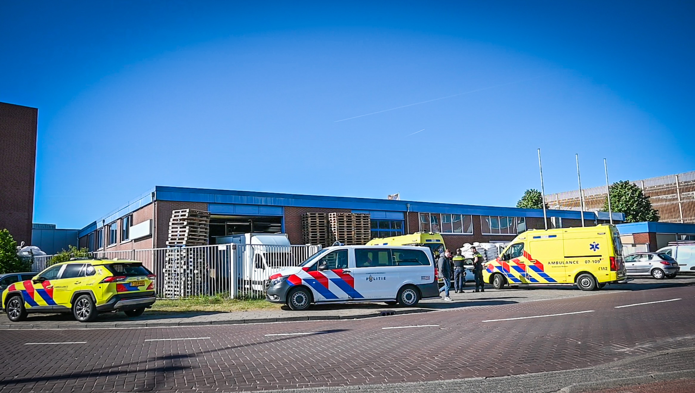 Gewonde na bedrijfsongeval naar Radboud UMC vervoerd