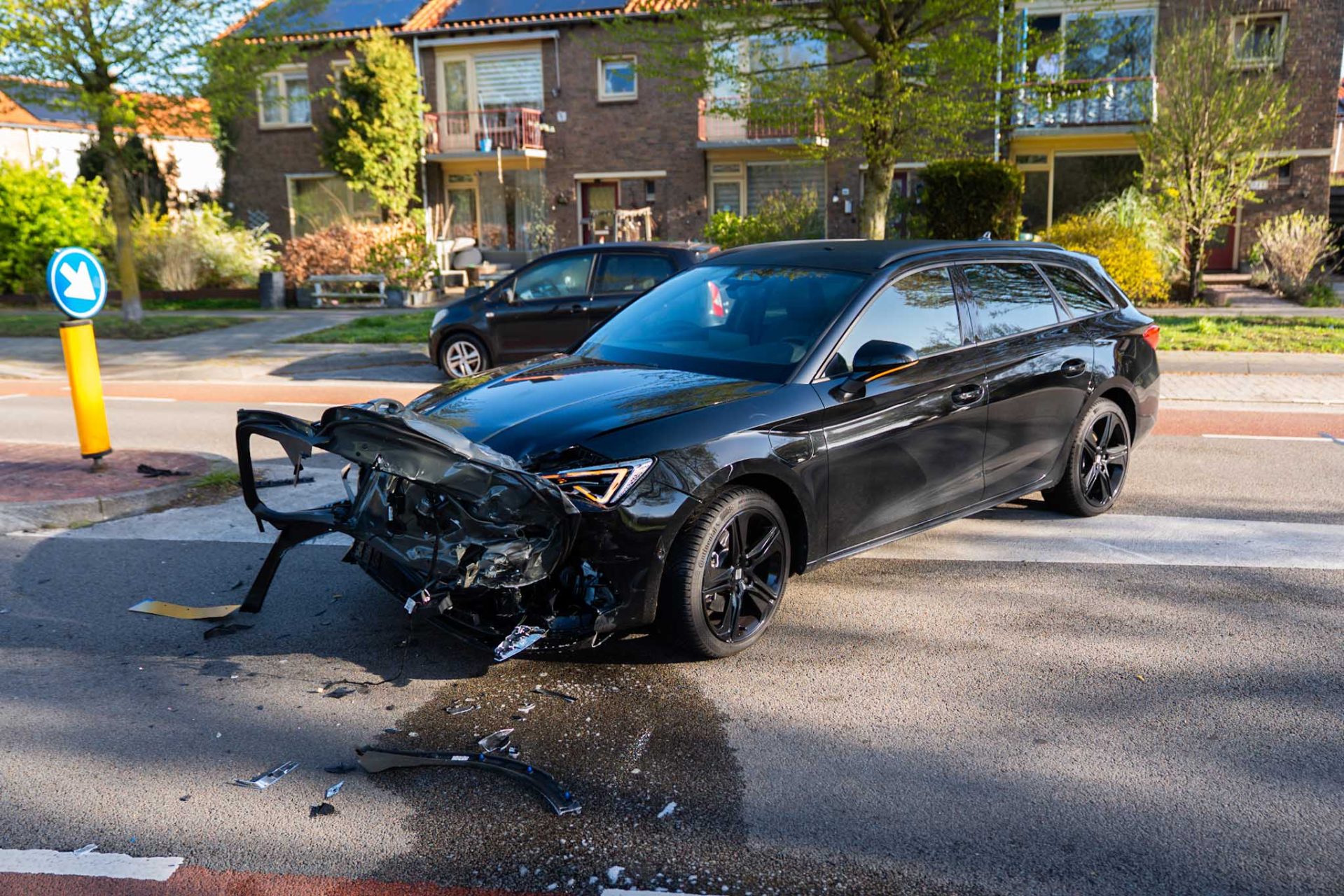 Auto’s zwaar beschadigd na botsing