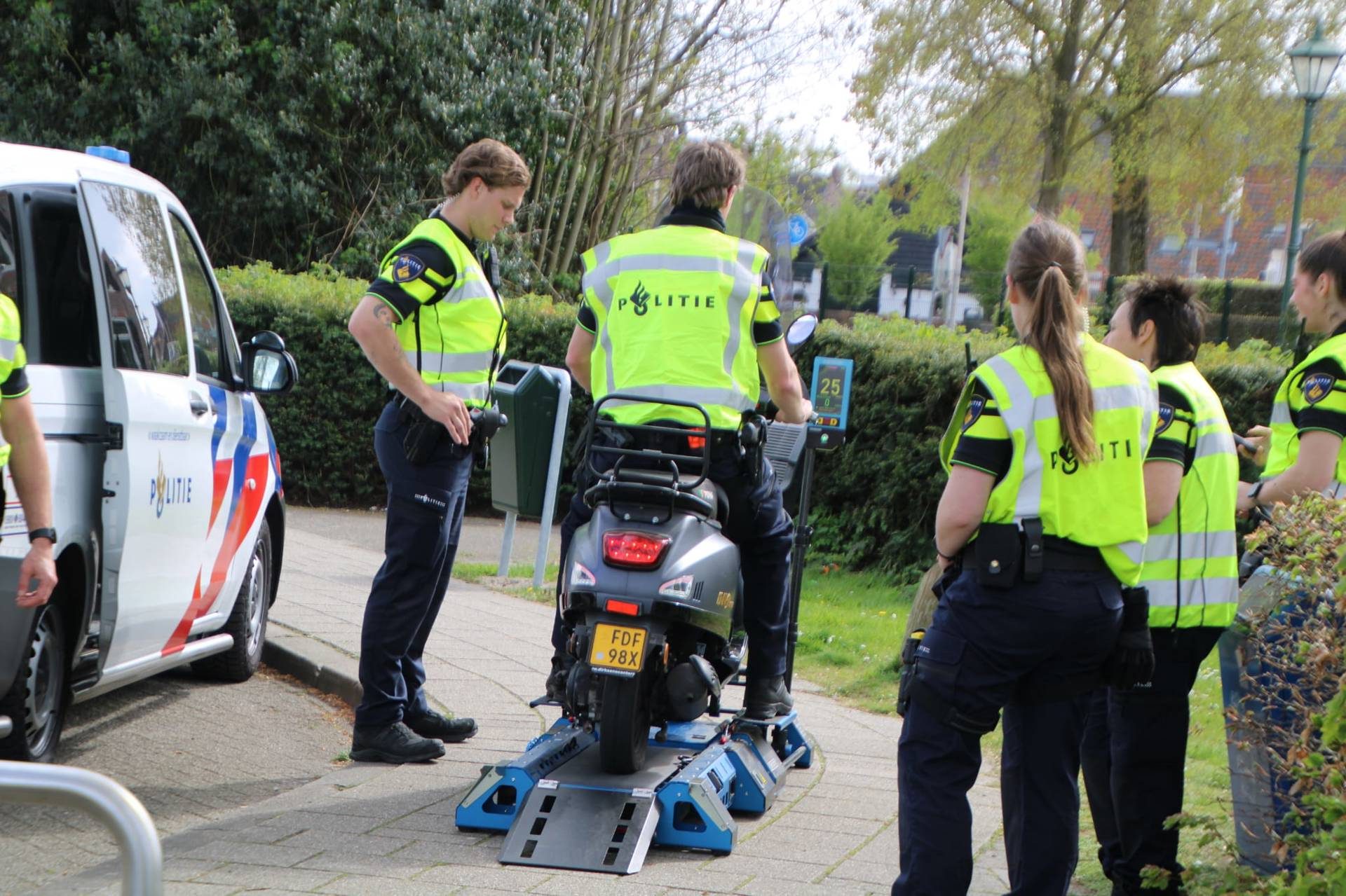 Politie controleert scooters en fatbikes, meerdere overtredingen vastgesteld