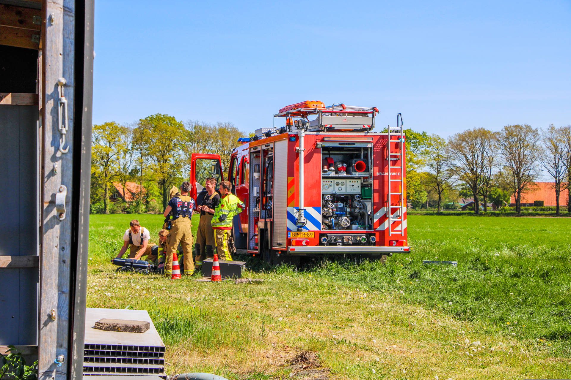 Brand in leegstaande stal vlak bij varkensstal