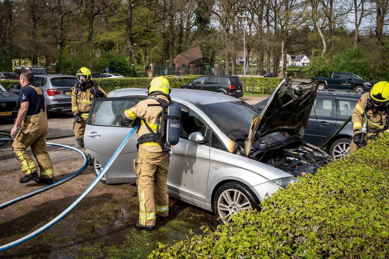 Auto uitgebrand op park de Hoge Veluwe
