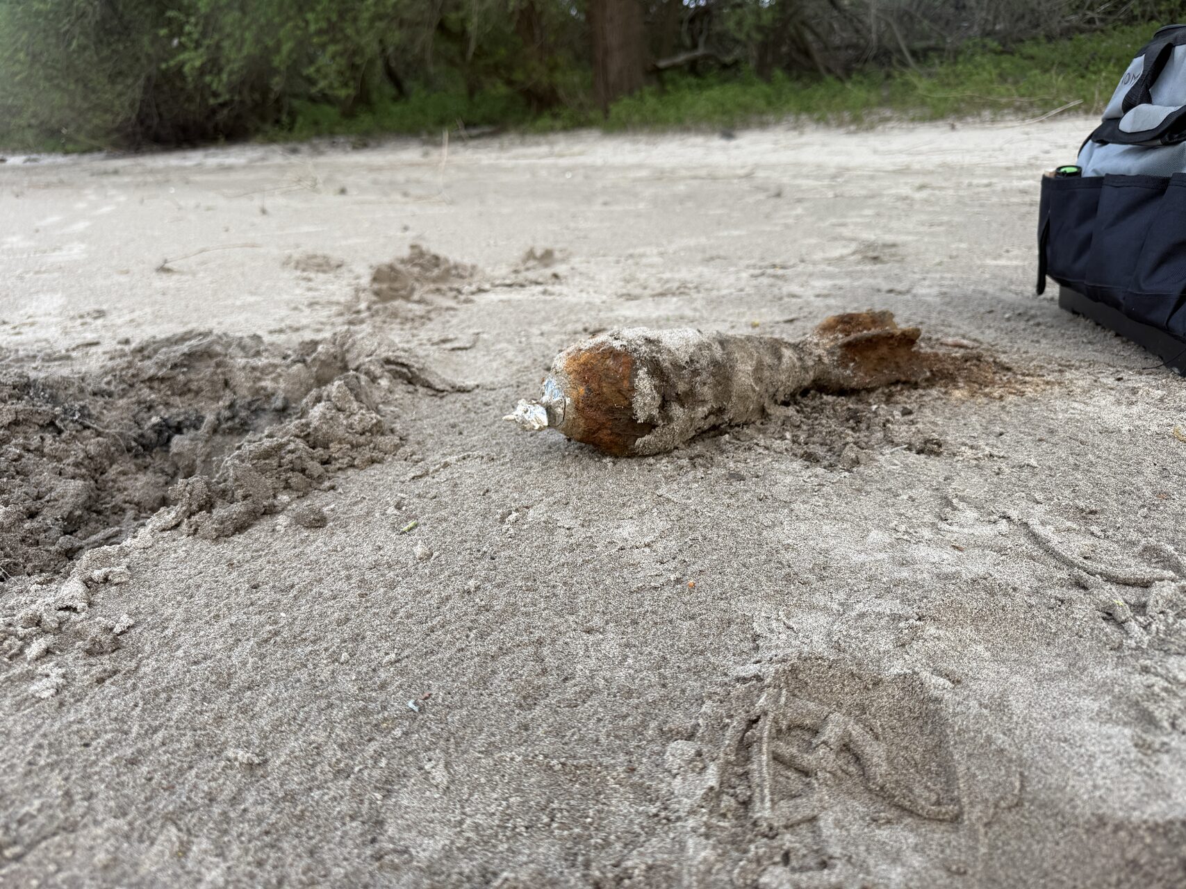 Aangespoelde Engelse mortier ter plekke tot ontploffing gebracht