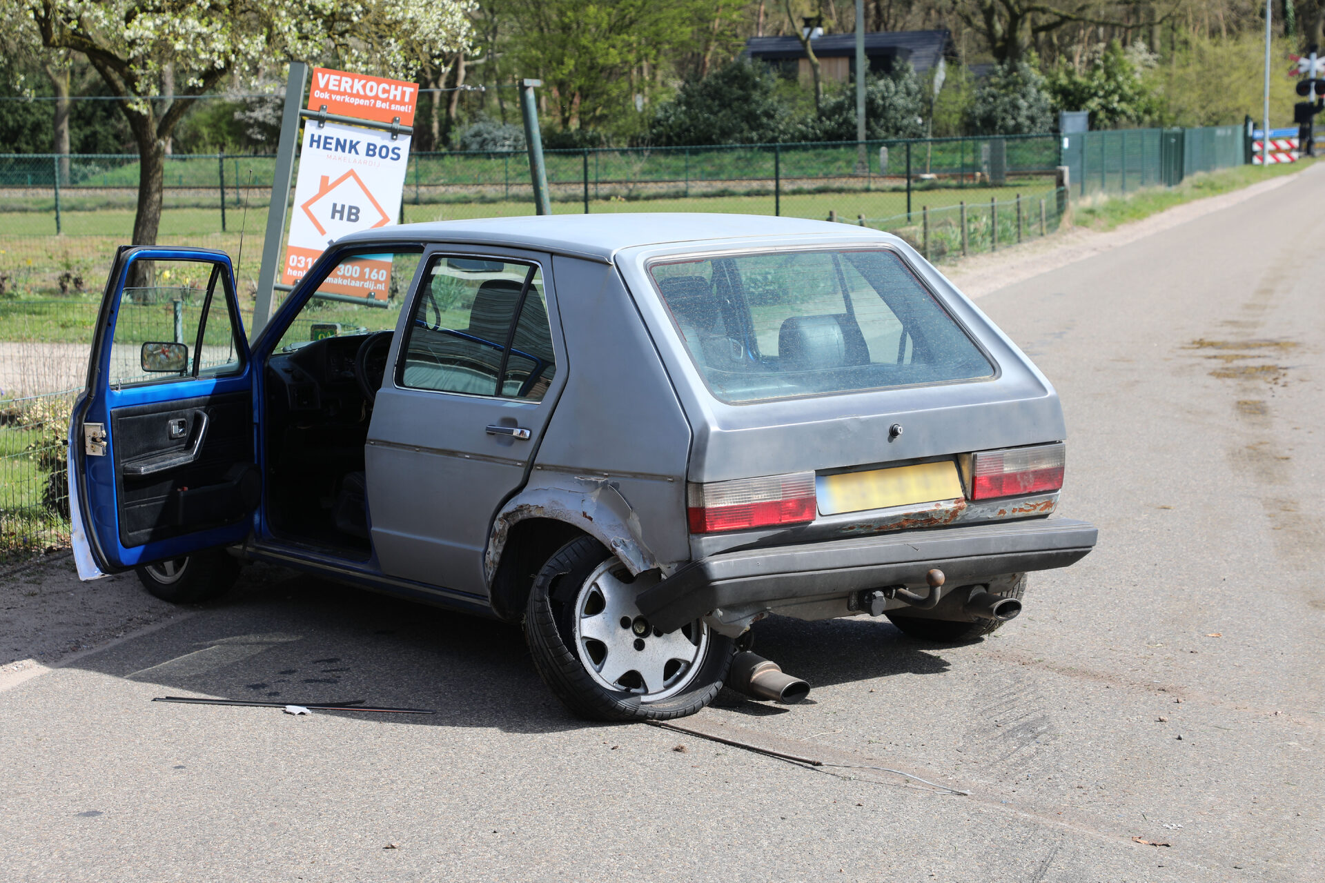 Flinke schade na aanrijding tussen twee voertuigen
