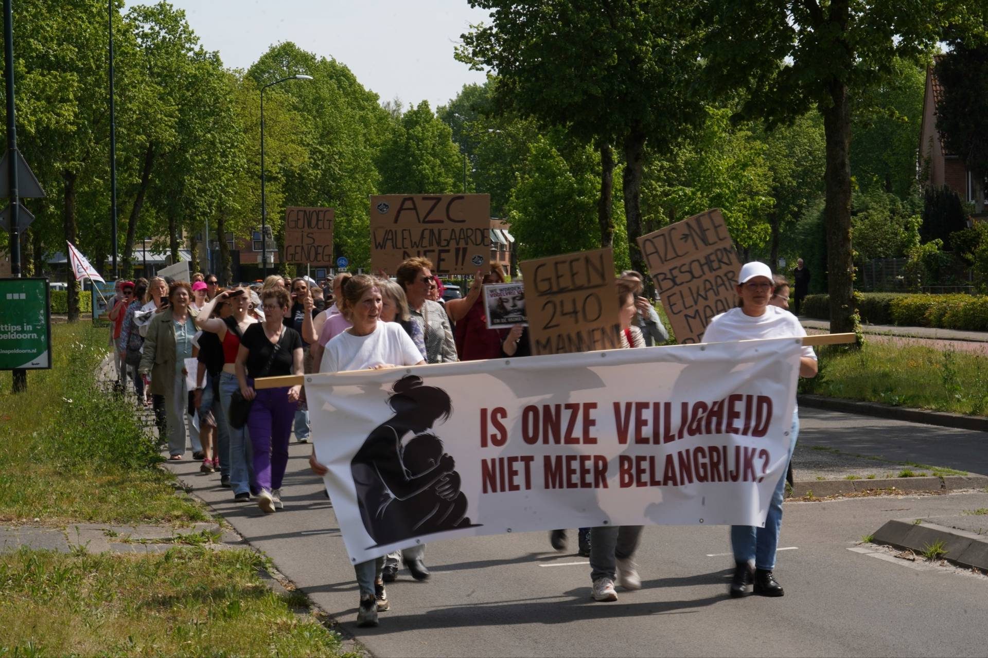 Opnieuw demonstratie tegen het AZC in Apeldoorn