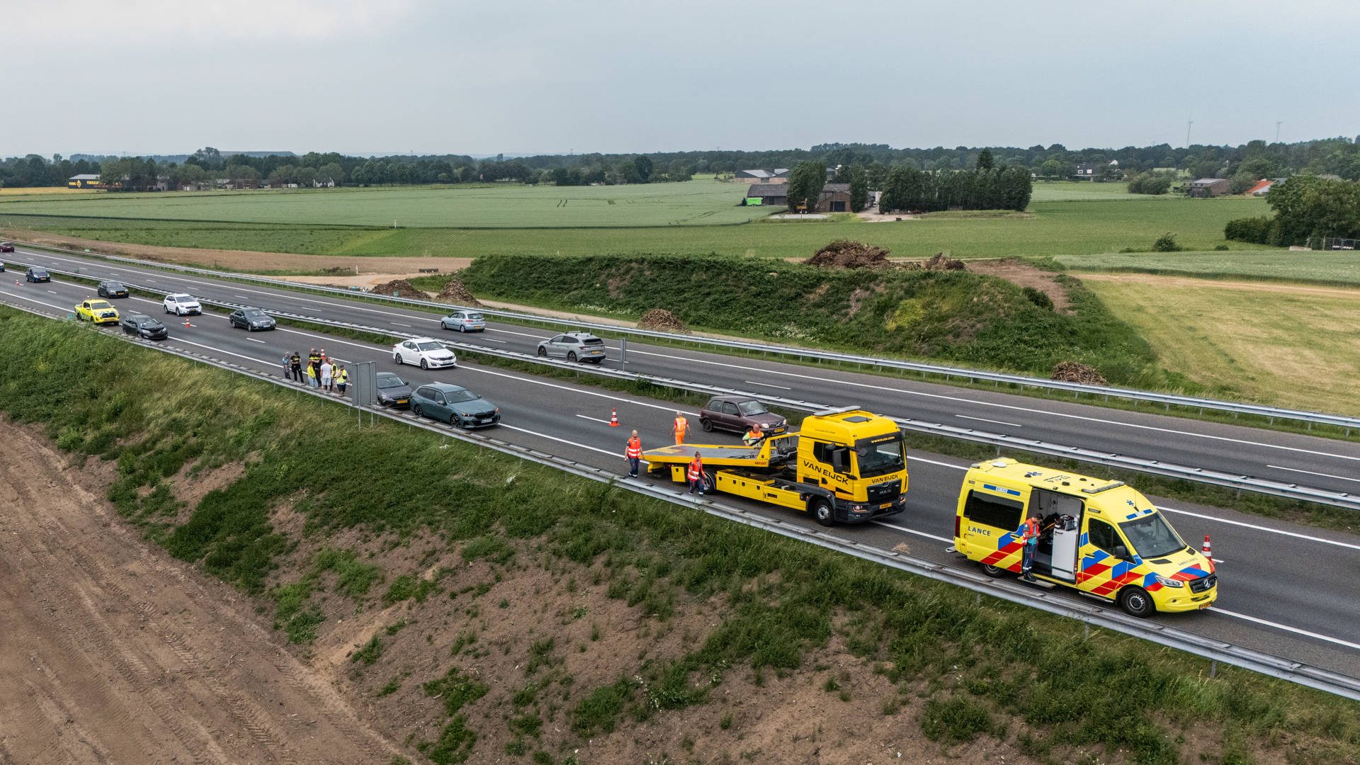 Meerdere voertuigen betrokken bij ongeval op snelweg