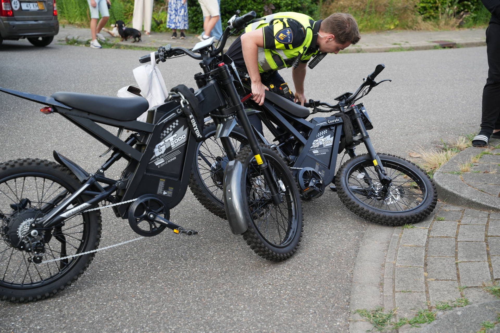 Mogelijk opgevoerde fatbikes in beslag genomen na ongeval